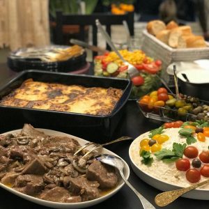 چیدمان میز برای مجالس و مهمانی