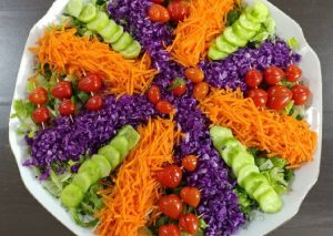 چیدمان میز برای مجالس و مهمانی و سالاد