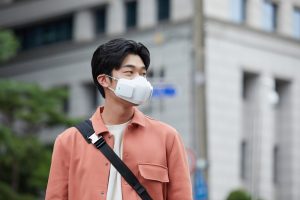 ماسک هوشمند جدید خود با عنوان PuriCare Wearable Air Purifier ماسک هوشمند ال جی
