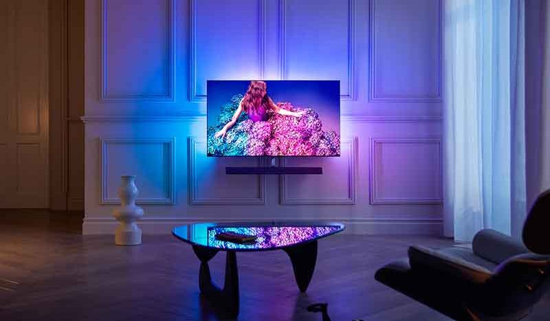تلویزیون اولد سری 7 فیلیپس در دو اندازه 55 و 65 با قیمت 980 پوند معادل 1100 یورو در بازار اروپا به فروش می رسد.