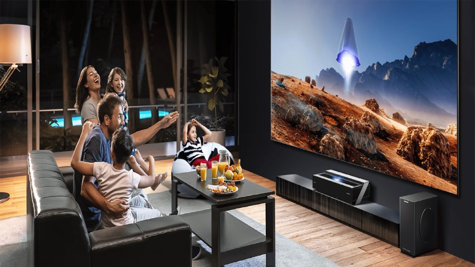تلویزیون لیزری 120 اینچی 4K هایسنس روانه بازار شد - مشخصات و قیمت