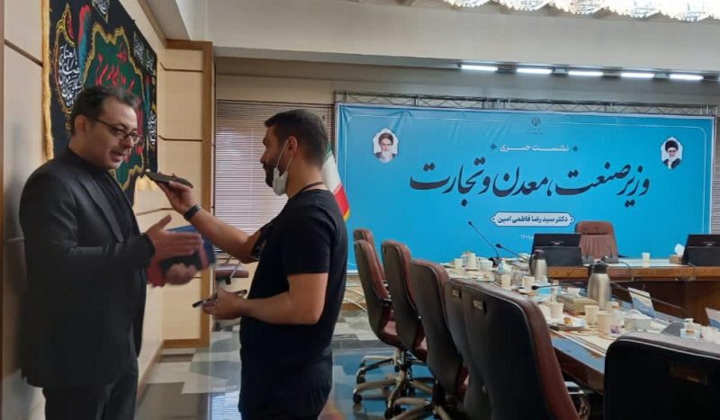 برنامه ای برای لغو ممنوعیت واردات لوازم خانگی نداریم/حمایت از صنعت باید سمت و سوی تازه‌ای بگیرد