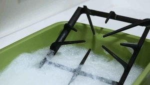نحوه تمیز کردن چدن گاز