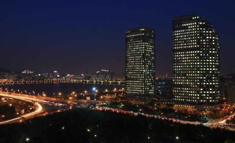 LG-Twin-Towers-768x512