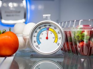 علت گرم شدن طبقه بالای یخچال
