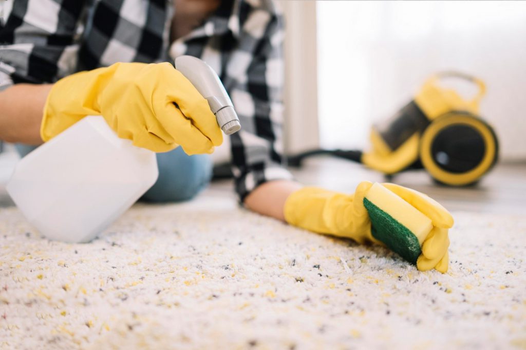 علت زردی فرش پس از شستشو چیست