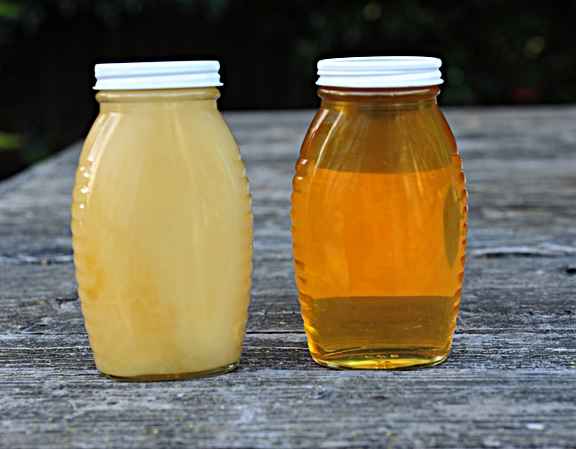 علت سفید شدن عسل در یخچال