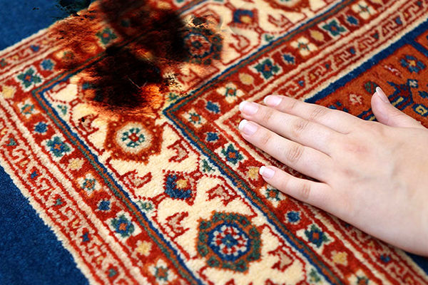 آموزش پاک کردن لکه سوختگی از فرش